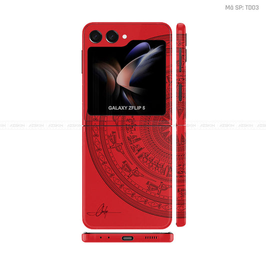 Dán Skin Galaxy Z Flip 7 Vân Nổi Trống Đồng Đỏ | TD03