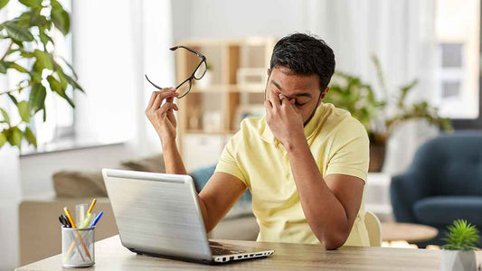 Vì Sao Nhìn Màn Hình Laptop Bị Lóa Mắt Và Cách Bảo Vệ Mắt