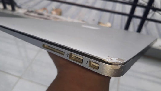 MacBook Bị Móp, Trầy Xước: Nguyên Nhân Và Cách Xử Lý Hiệu Quả