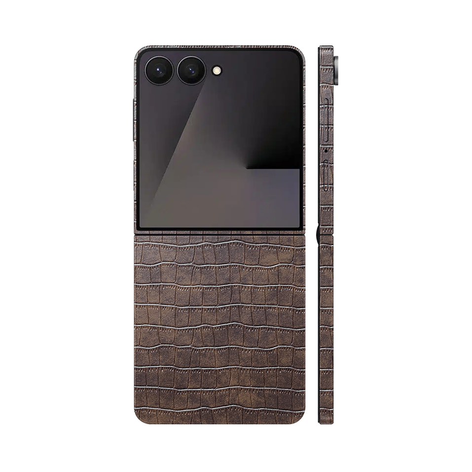Miếng Dán Da Samsung Z Flip 7 Vân Cá Sấu Nâu Đậm