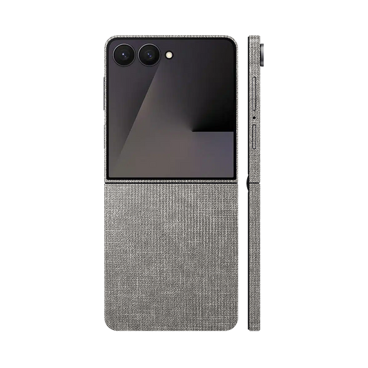 Miếng Dán Da Samsung Z Flip 7 Vân Vải Ghi Sáng