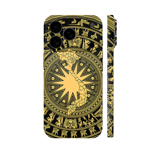 Dán Skin IPhone 17 Series Hình Trống Đồng Bản Đồ Vàng Đen